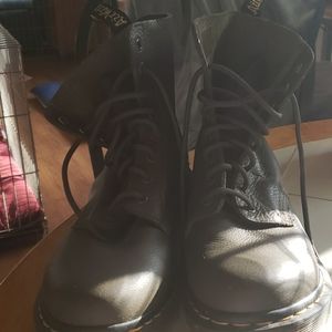 Dr. Martens Pascal Olive Green AW004 Boots